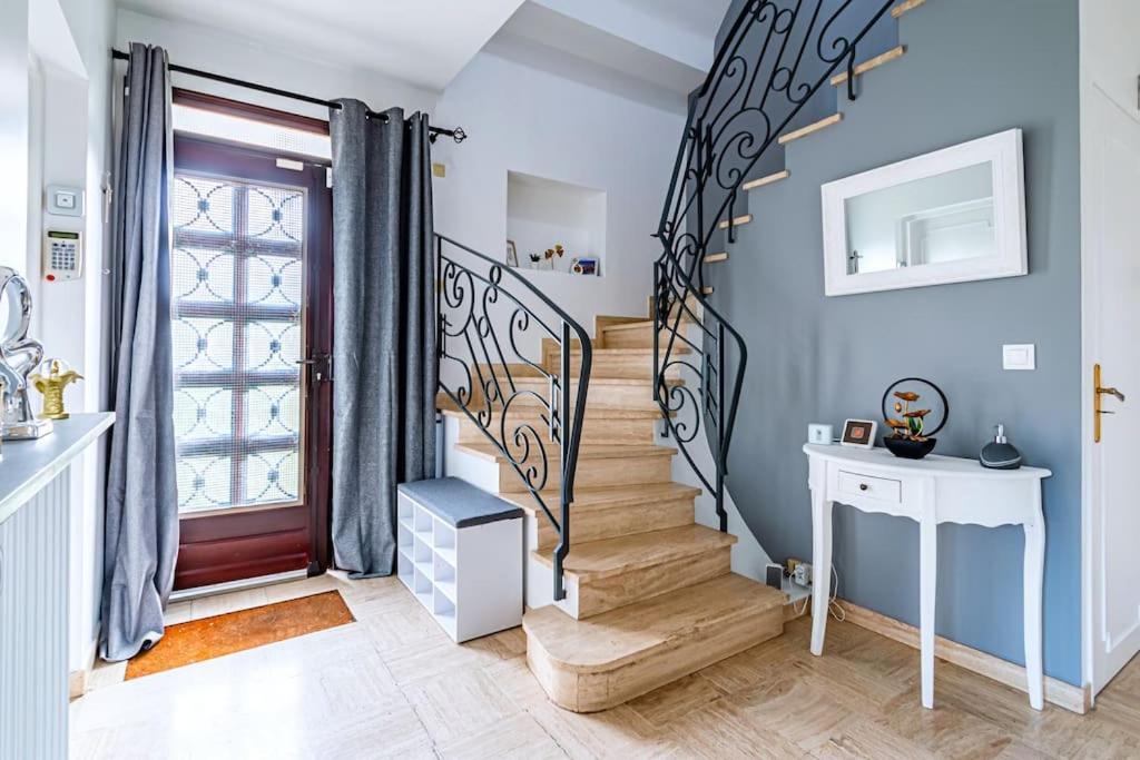 Charmante Maison Au Calme Yerres Buitenkant foto